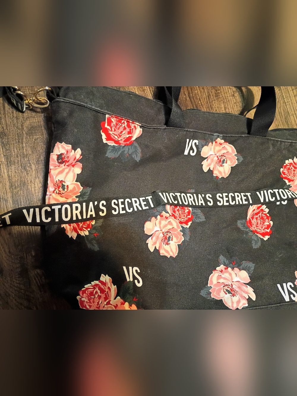 Victoria's Secret  Weekend  Beach Bag Carry Tote Logo Zipper Closures & Handles